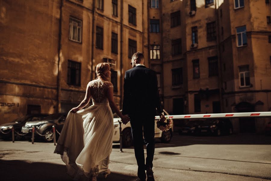 Fotografo di matrimoni Anyut Grebennik (annagrebennik). Foto del 7 febbraio 2018