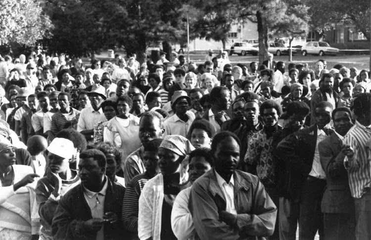 Voters standing in long queues during the 1994 general elections in SA. Picture: Gallo Images/Rapport archives