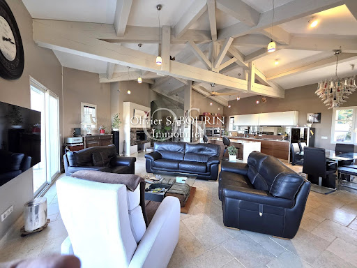 Villa avec piscine et terrasse 5