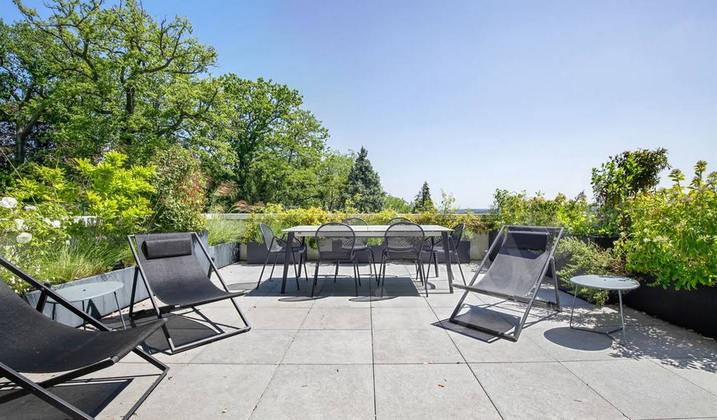 Apartment with terrace Garches