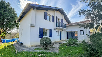 villa à Mouguerre (64)