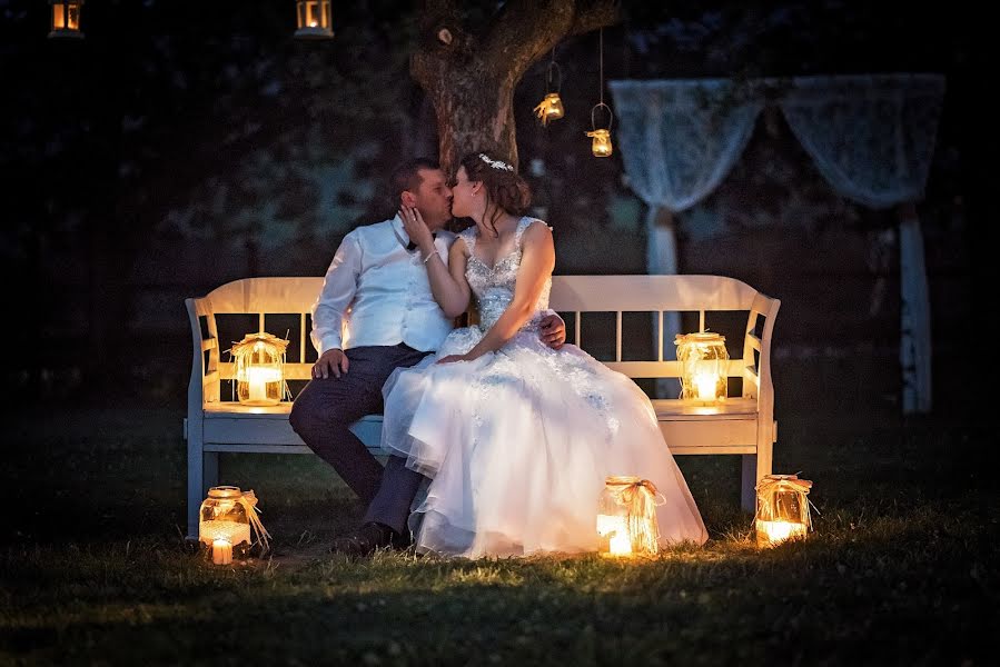 Fotografo di matrimoni Tomas Paule (tommyfoto). Foto del 24 luglio 2017