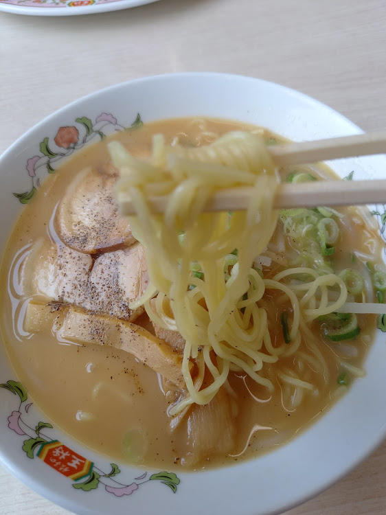 ヴォクシーの餃子の王将・ツバメの巣・散髪してきた✂︎に関するカスタム事例の投稿画像2枚目
