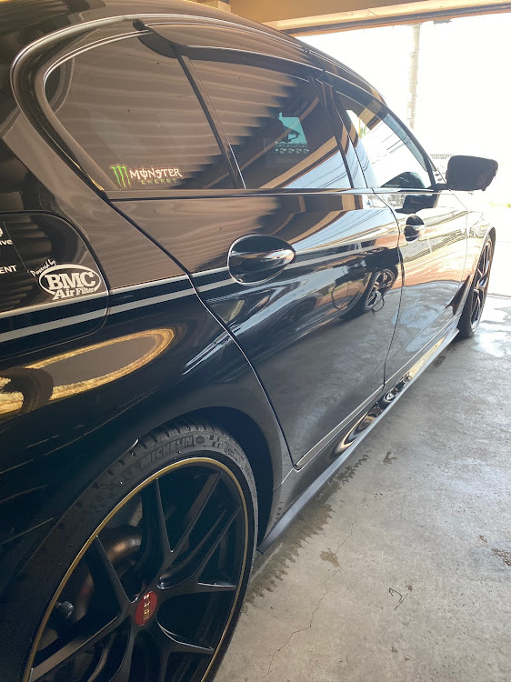 5シリーズ セダンの5月もよろしくお願いします・洗車・天然ワックス・BMW・Mitchell and Kingに関するカスタム事例の投稿画像5枚目