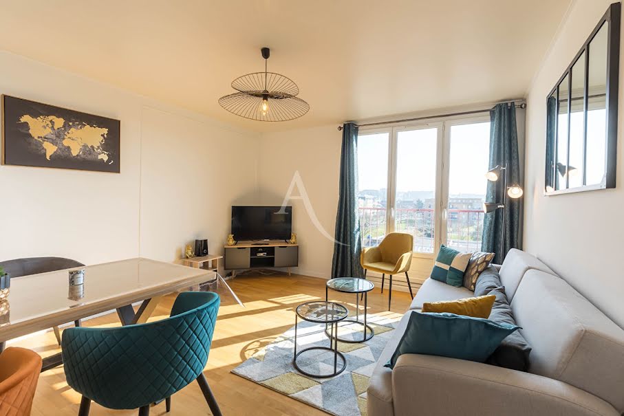 Location meublée appartement 5 pièces 94.47 m² à Coulaines (72190), 390 €