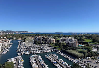 Appartement avec terrasse et piscine 16