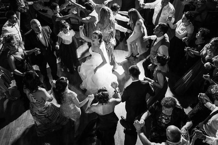 Fotógrafo de casamento Theo Manusaride (theomanusaride). Foto de 9 de julho 2018