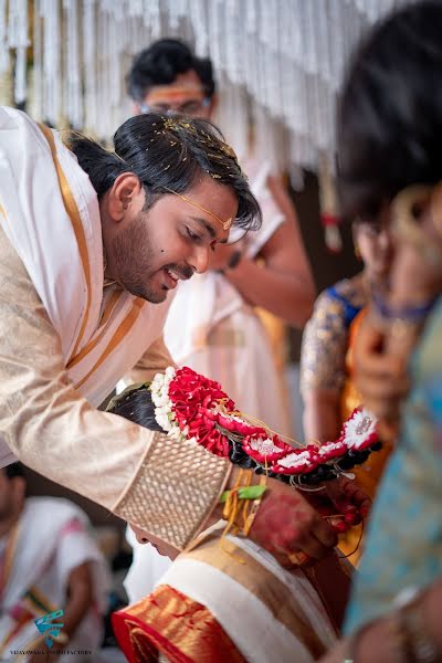 Jurufoto perkahwinan Vamsee Krishna Deevi (vphotofactory). Foto pada 10 Disember 2020
