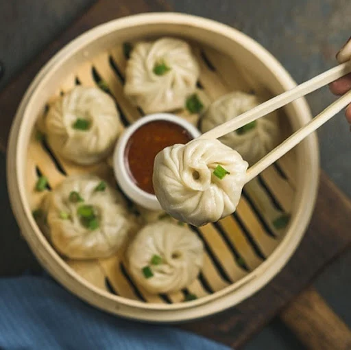 Veg Momo (8 Pcs)