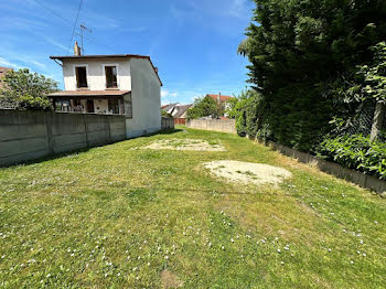 terrain à batir à Sainte-genevieve-des-bois (91)