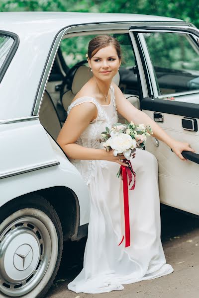 Wedding photographer Mikhail Novozhilov (novozhilov). Photo of 12 June 2016