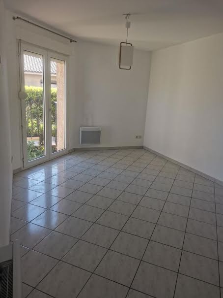 Location  appartement 1 pièce 22 m² à Saint-Gilles (30800), 420 €