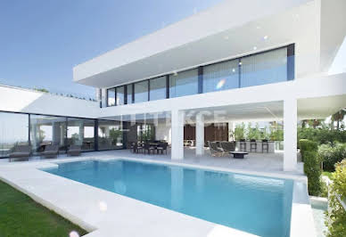 House with pool and terrace 11