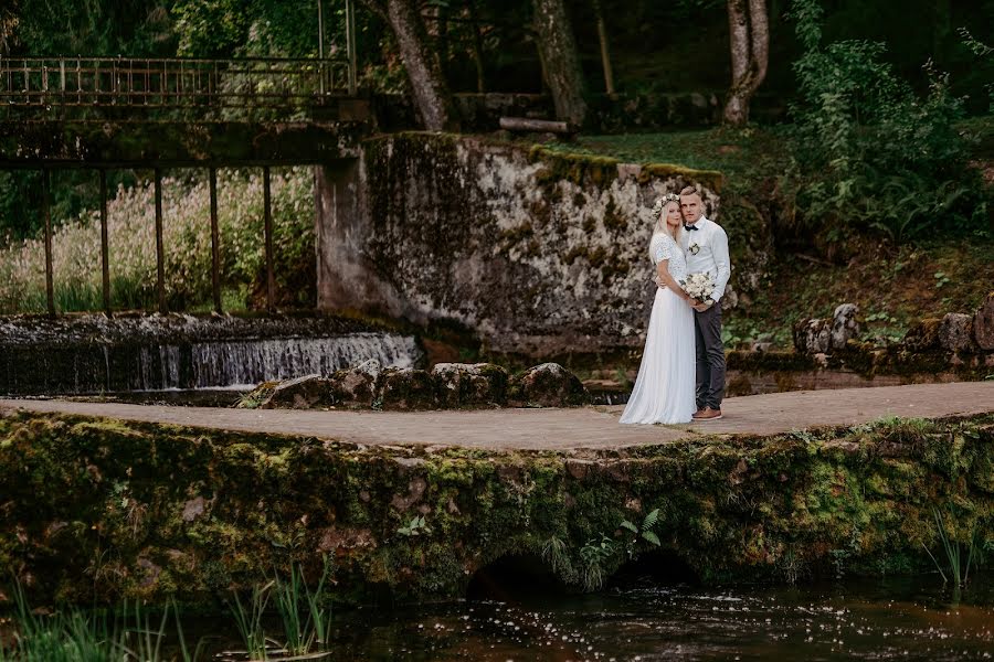 Fotógrafo de casamento Dace Spalviņa (dacesfoto). Foto de 6 de outubro 2020