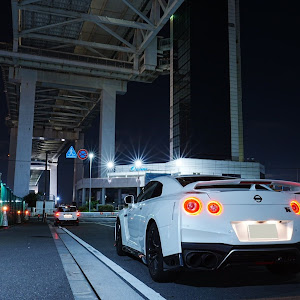 NISSAN GT-R