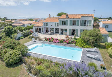 Villa en bord de mer avec jardin 8