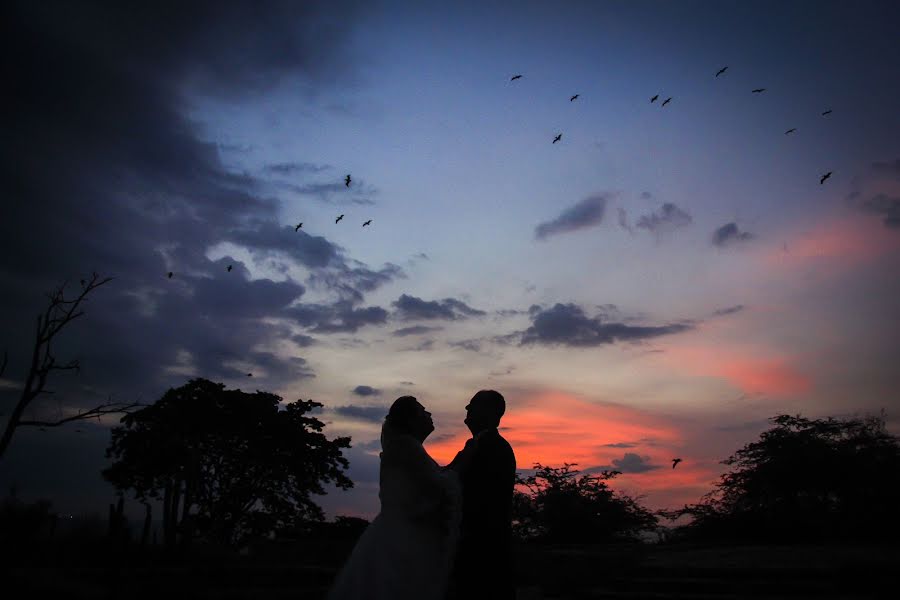 Wedding photographer Luis Guarache (luisguarache). Photo of 17 September 2014