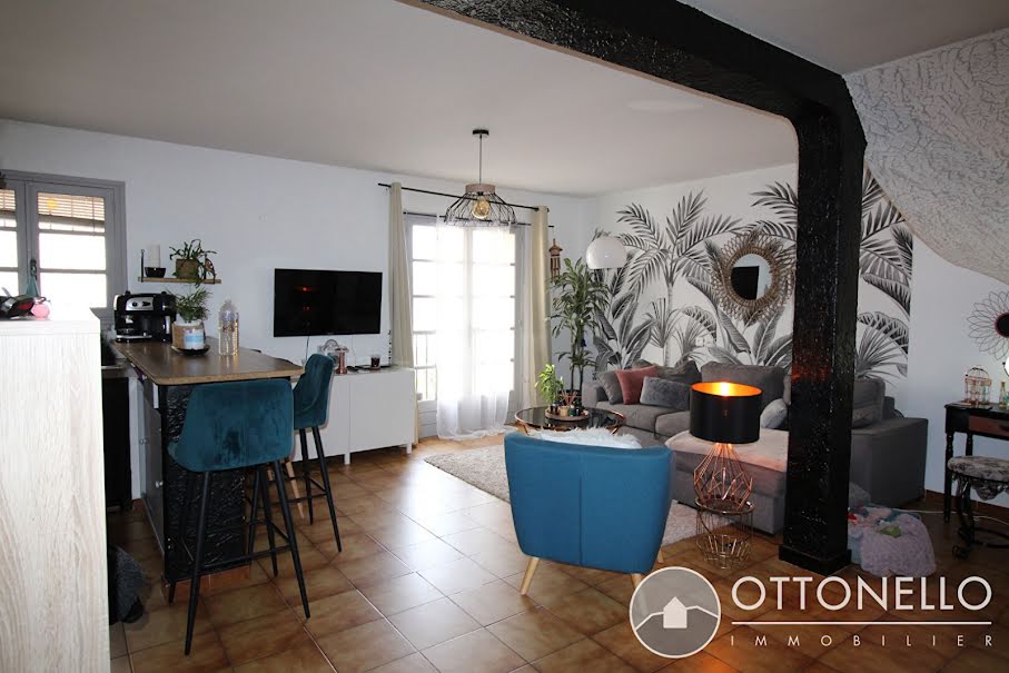 Location  maison 3 pièces 67.77 m² à Roquebrune-sur-Argens (83520), 816 €