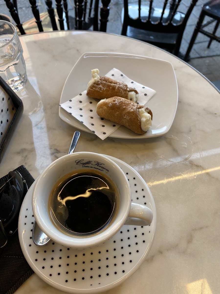 Cannoli and coffee