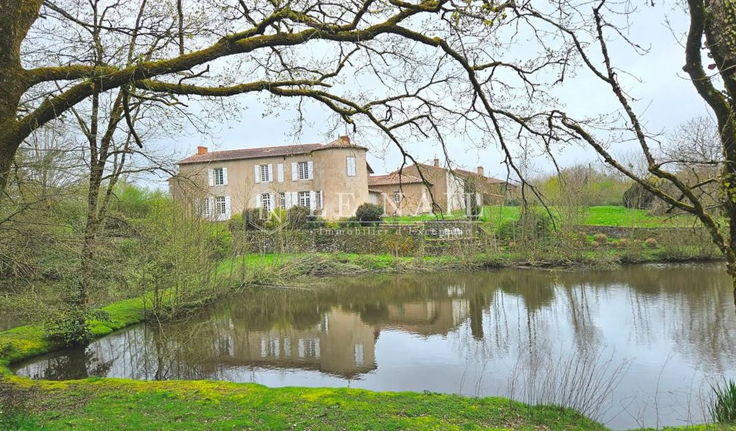 Propriété en bord de mer La Roche-sur-Yon