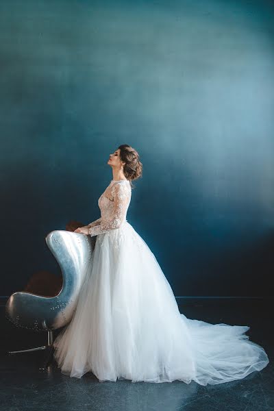 Fotografo di matrimoni Elena Smirnova (olenasmirnova). Foto del 2 luglio 2018