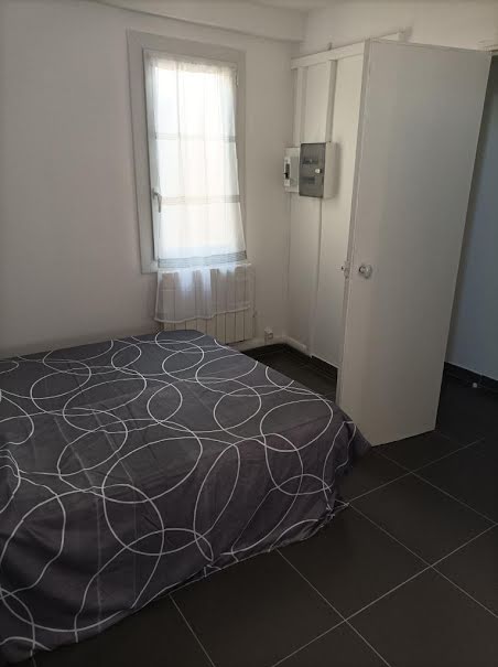 Location meublée appartement 3 pièces 50 m² à Toulon (83000), 740 €