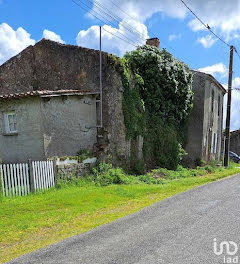 maison à Saint-Etienne-du-Bois (85)