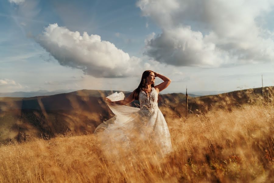 Fotografer pernikahan Karolina Grzegorzek (karolinagrzegor). Foto tanggal 6 Oktober 2021