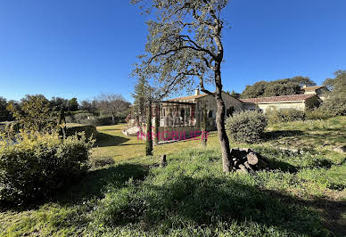 Maison avec piscine et jardin 17