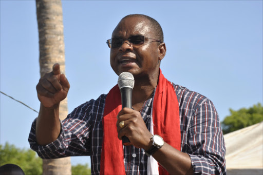 WATCH OUT: Kilifi Governor Amason Kingi addresses mourners during the burial of Kaya elder Katana Kalulu at Jimba on Saturday. Photo/Alphonce Gari