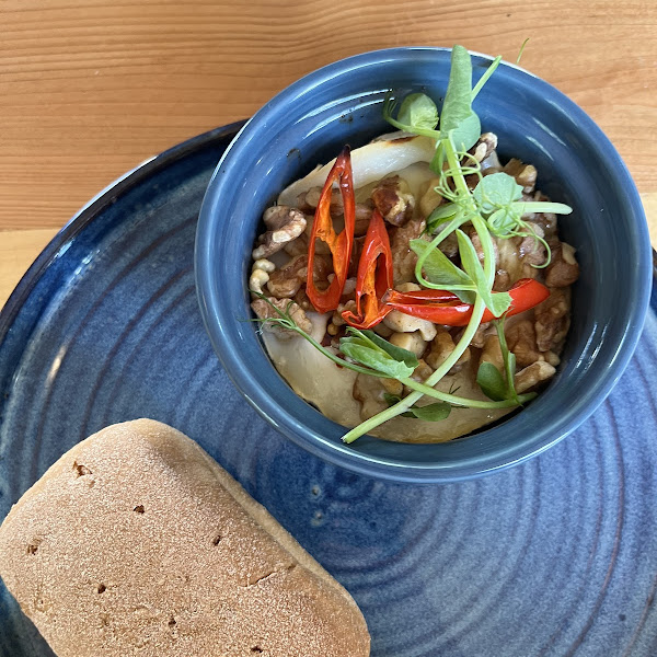 Baked goats cheese with a gluten free bread option