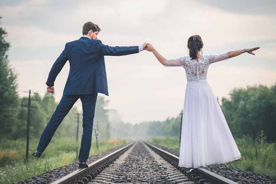 Fotografer pernikahan Piotr Wiszniewski (fotowiszniewski). Foto tanggal 11 Maret 2020