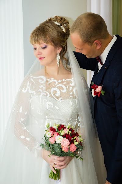 Fotografo di matrimoni Oleg Larchenko (larik908). Foto del 23 novembre 2019