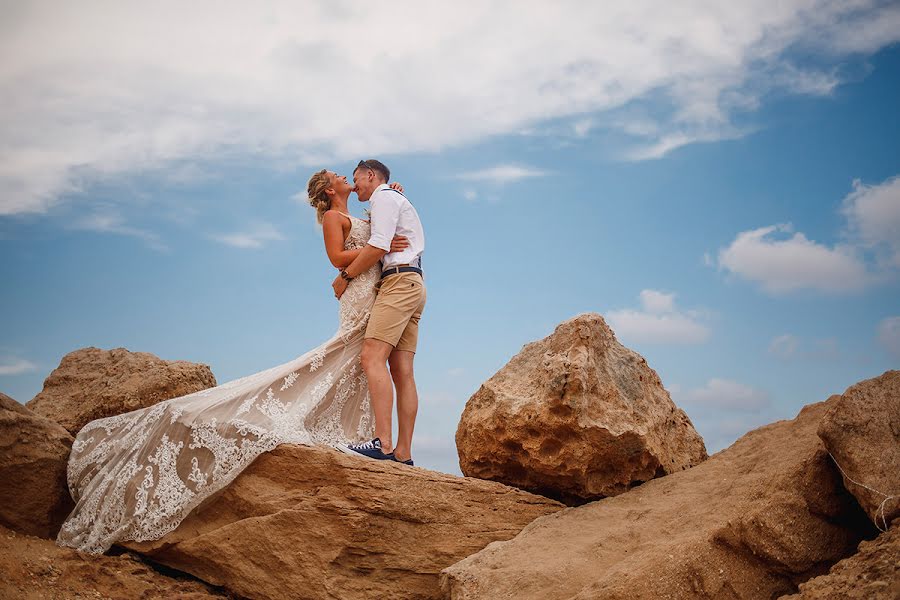 Wedding photographer Stephen Walker (stewalkerphoto). Photo of 18 February 2019