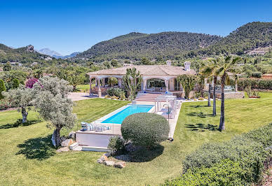 Maison avec piscine et jardin 10