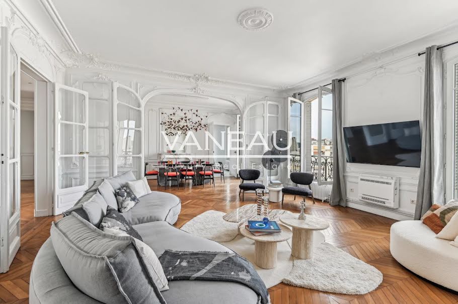Location  appartement 7 pièces 293 m² à Neuilly-sur-Seine (92200), 18 820 €