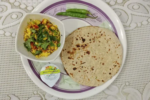 Paneer Bhurji With Tawa Roti