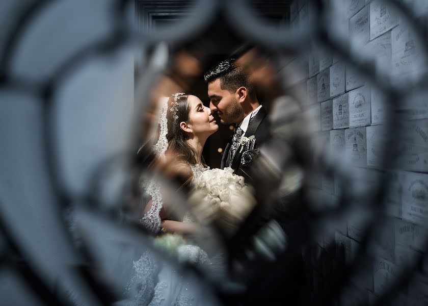 Wedding photographer Paola Gutiérrez (alexypao). Photo of 27 May 2023