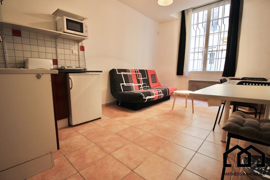 Location meublée appartement 1 pièce 17 m² à Aix-en-Provence (13090), 532 €