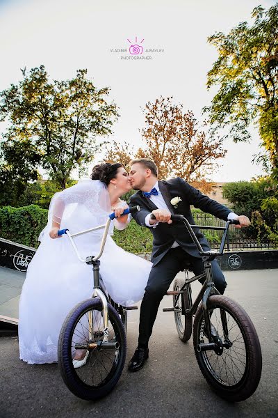 Fotógrafo de casamento Vladimir Zhuravlev (vladimirjuravlev). Foto de 27 de outubro 2016