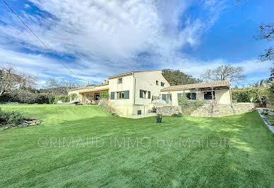 Villa with pool and terrace 4