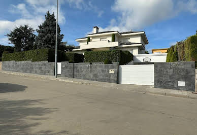 House with pool and terrace 5