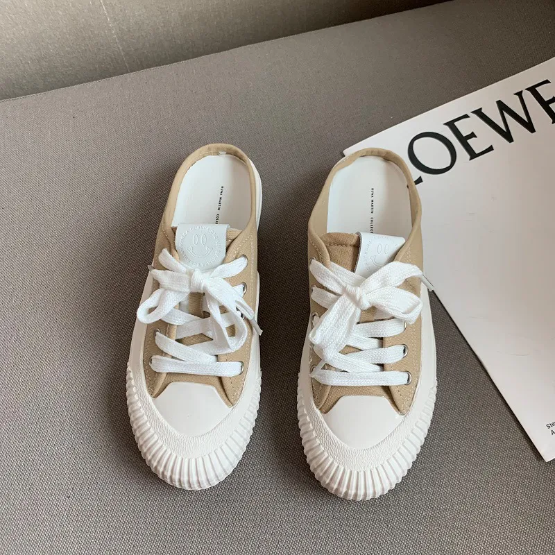 Antislip canvas schoenen met platte zool voor één voet. Biedt stabiliteit en comfort. Ideaal voor dagelijks gebruik en ontspanning.