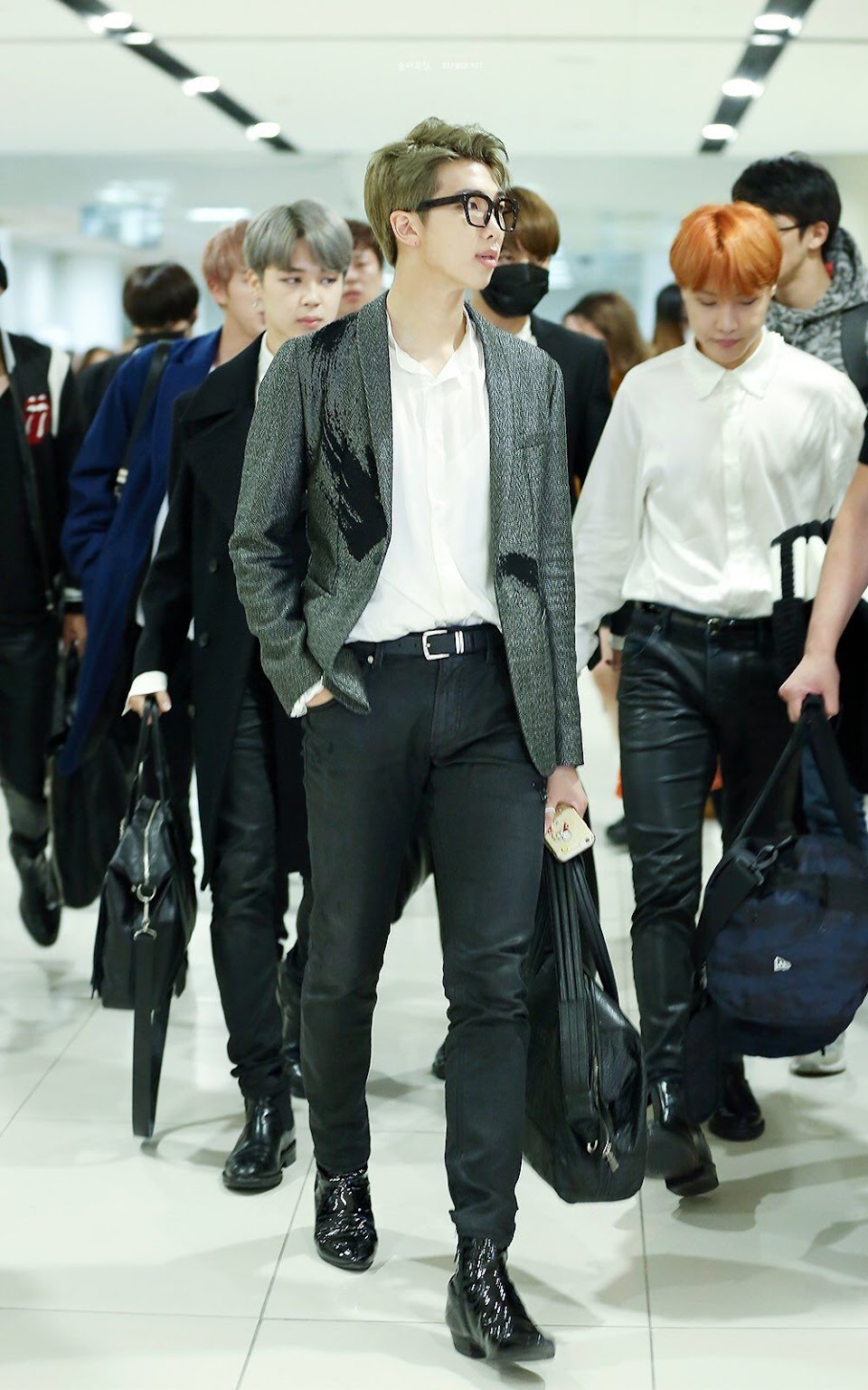 bts airport outfit