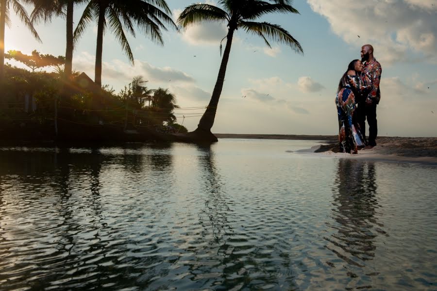 Fotógrafo de casamento Javier Reséndiz (javresfdz). Foto de 11 de setembro 2021