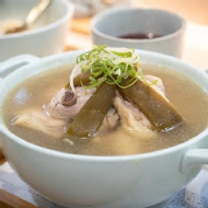 龍涎居雞膳食坊(饒河店)