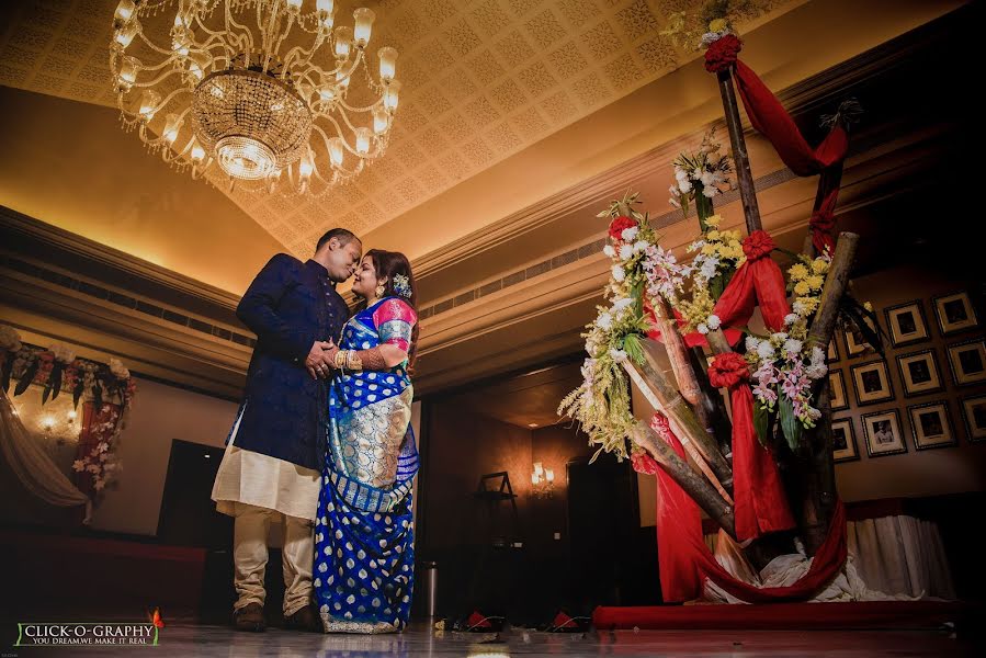 Wedding photographer Sandipta Sourav Paul (clickography10). Photo of 9 December 2020