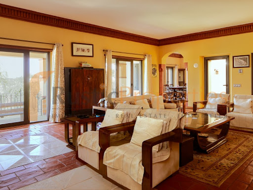 Villa avec piscine et terrasse 3