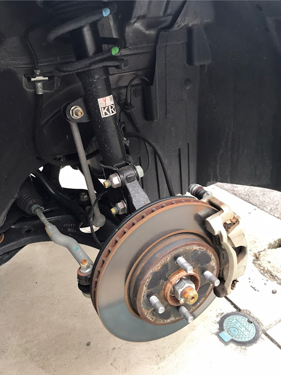 ノートのノートニスモs・note NISMO S・車高調・車高調取付・新ホイールに関するカスタム事例の投稿画像3枚目