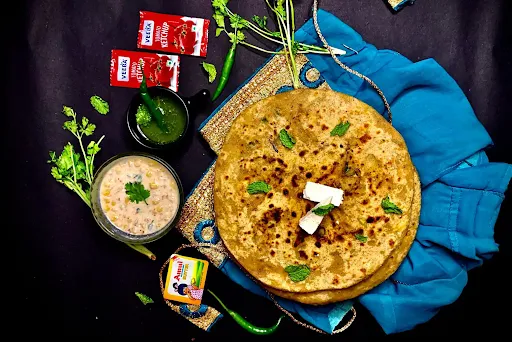 Paneer Paratha With Amul Butter And Dahi/Pickle